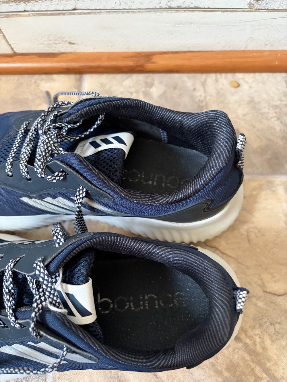 Adidas Men’s Navy Athletic Sneakers size 10 alpha bounce - Picture 4 of 5
